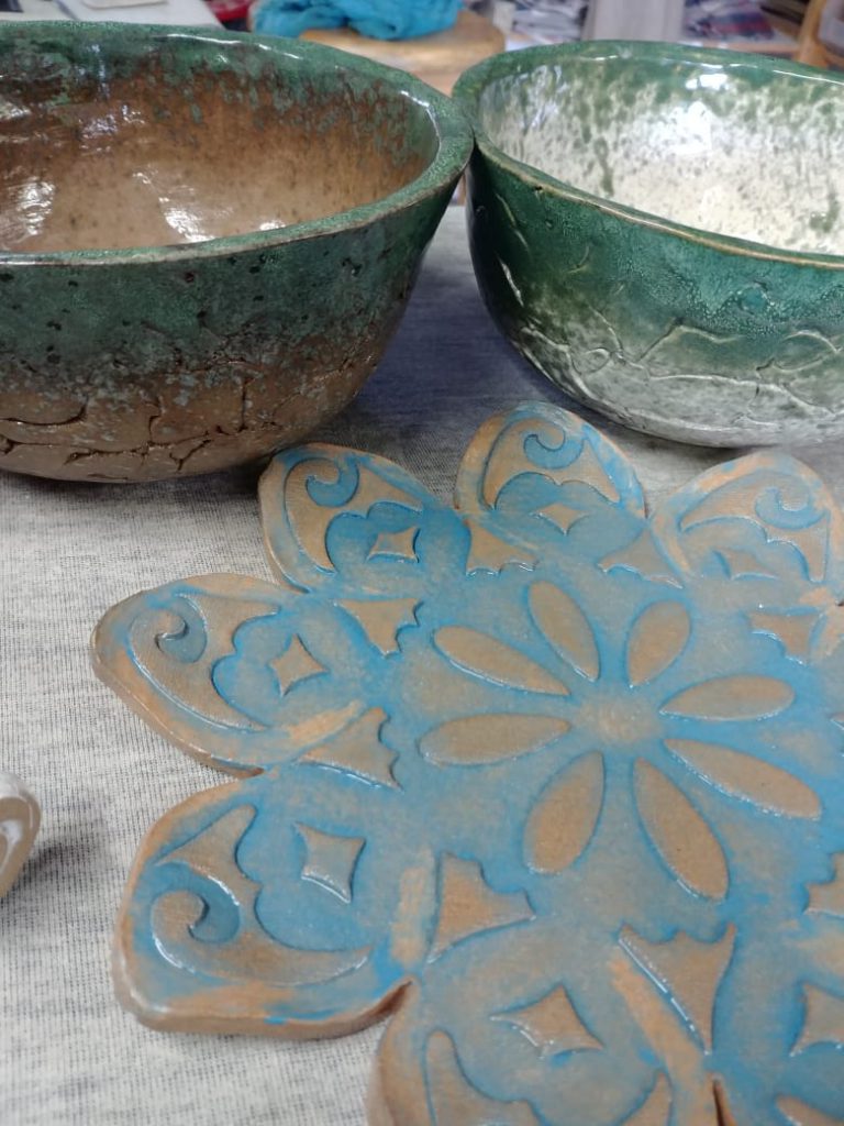 Ceramic bowls, earthen ware and Stone ware
